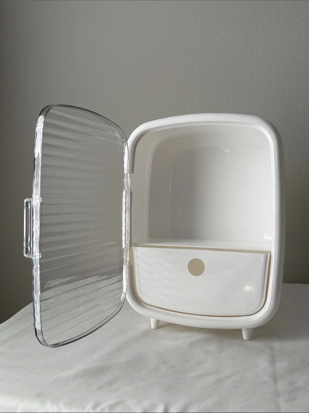Target compact white